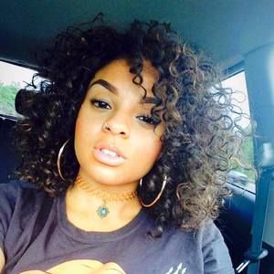 Meet your Posher, Constance